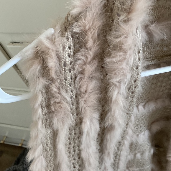 Real fur trimmed vest - Picture 2 of 2